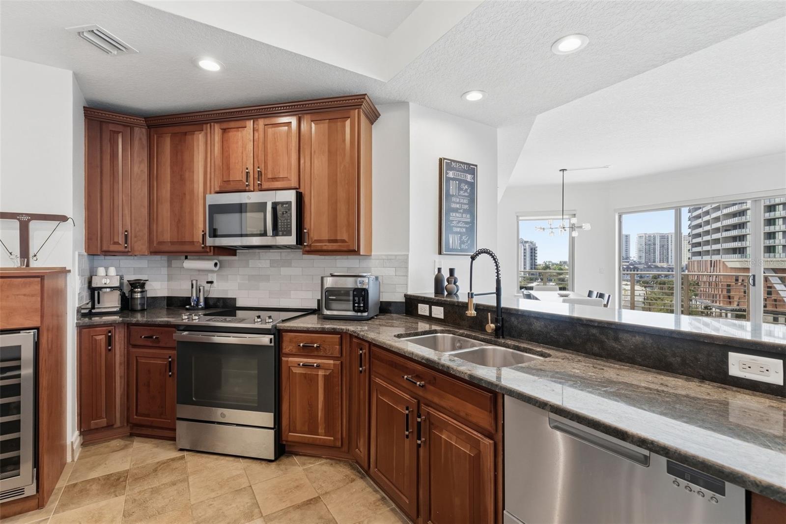 Image 5 of 34 For 449 12th Street 604