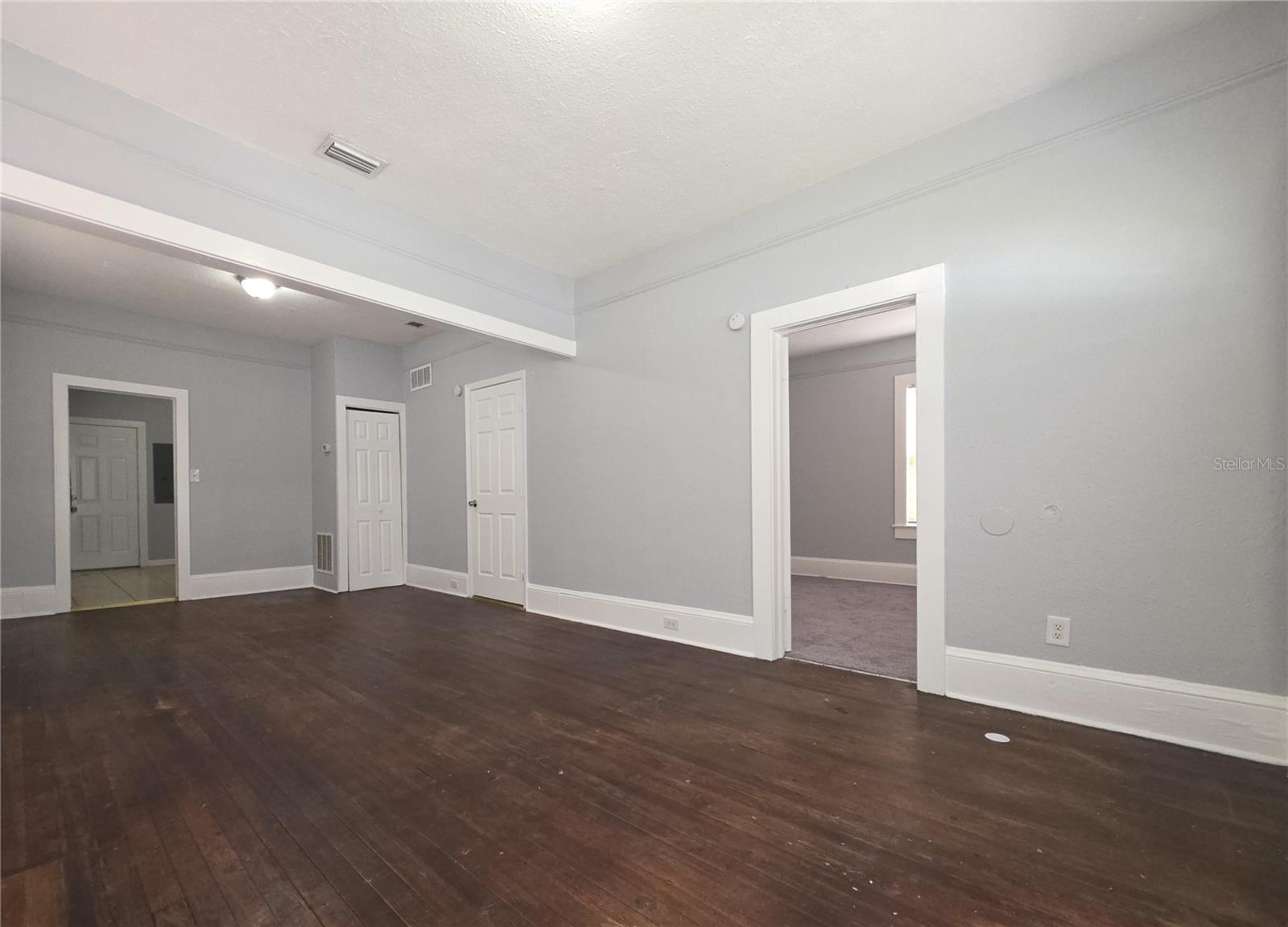 Image 2 of 9 For 676 Bridal Avenue