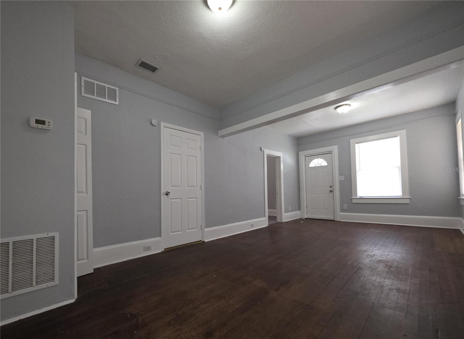 Image 4 of 9 For 676 Bridal Avenue