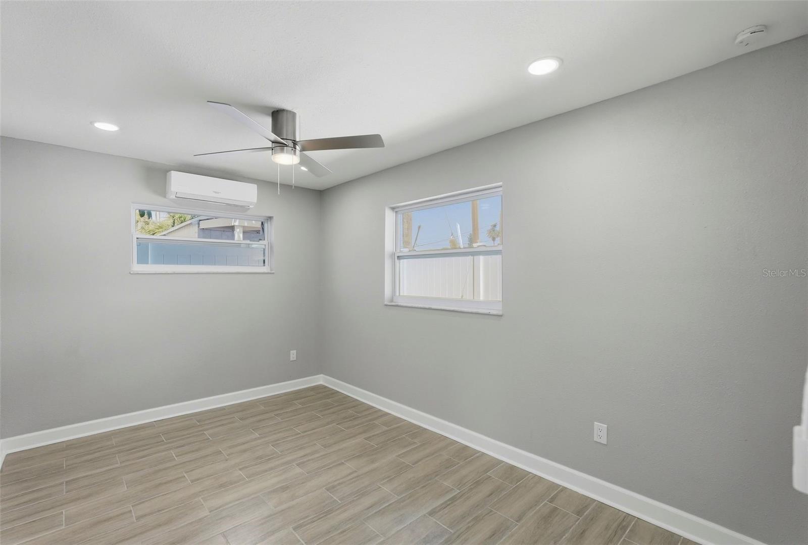 Image 13 of 41 For 14906 Bayshore Drive