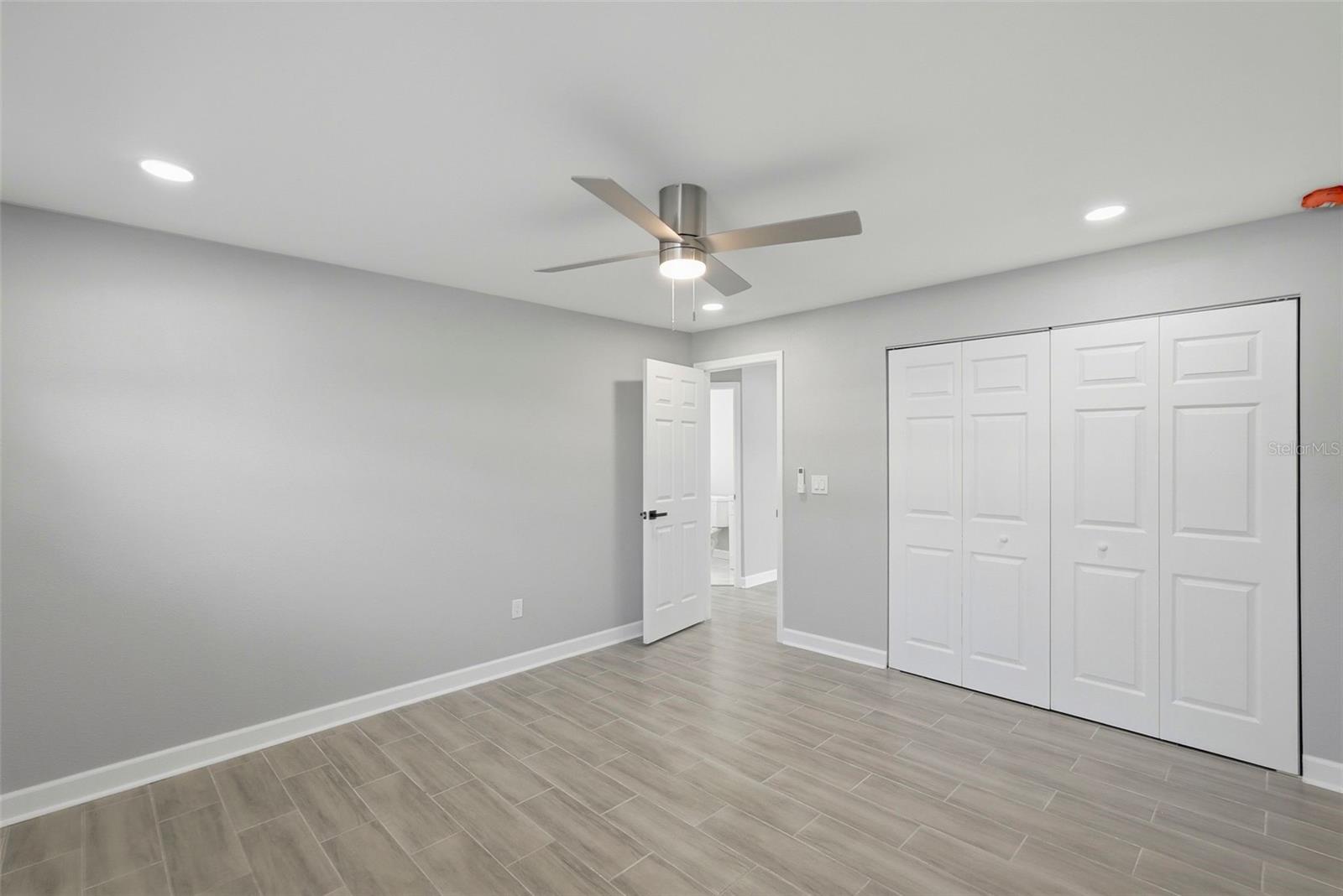 Image 15 of 41 For 14906 Bayshore Drive