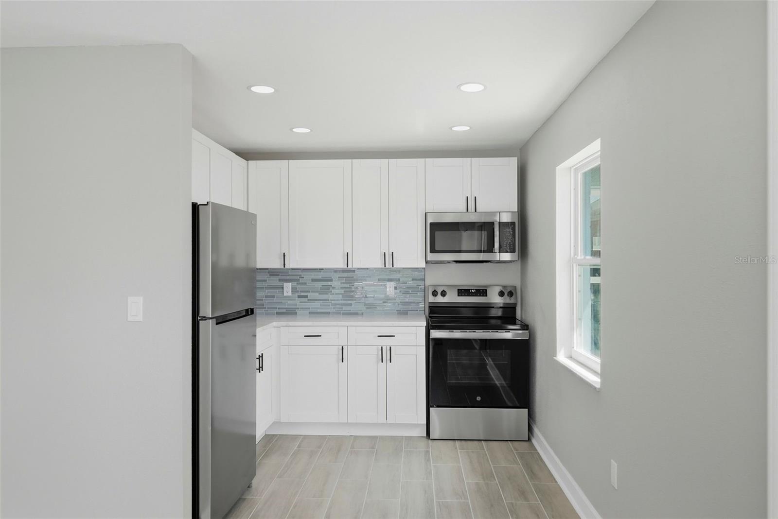 Image 21 of 41 For 14906 Bayshore Drive