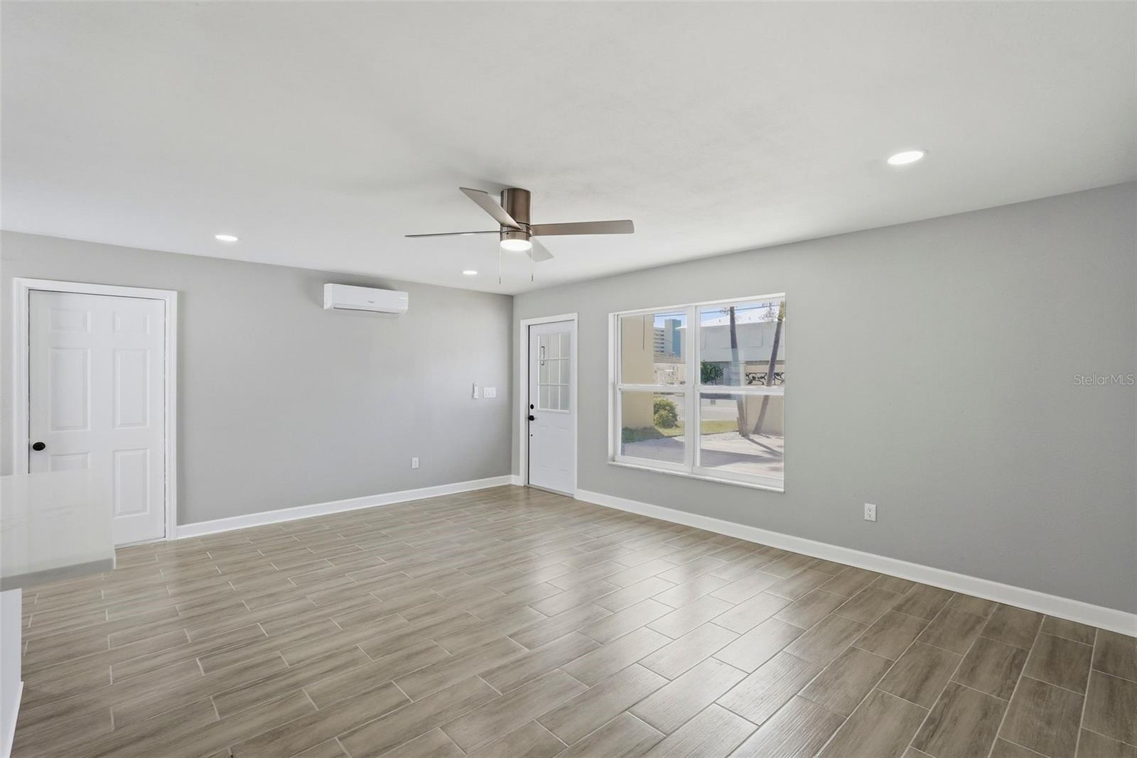 Image 8 of 41 For 14906 Bayshore Drive