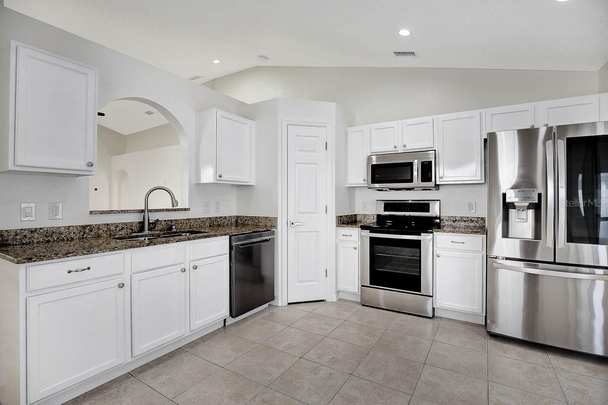Image 7 of 28 For 13715 Gentle Woods Avenue