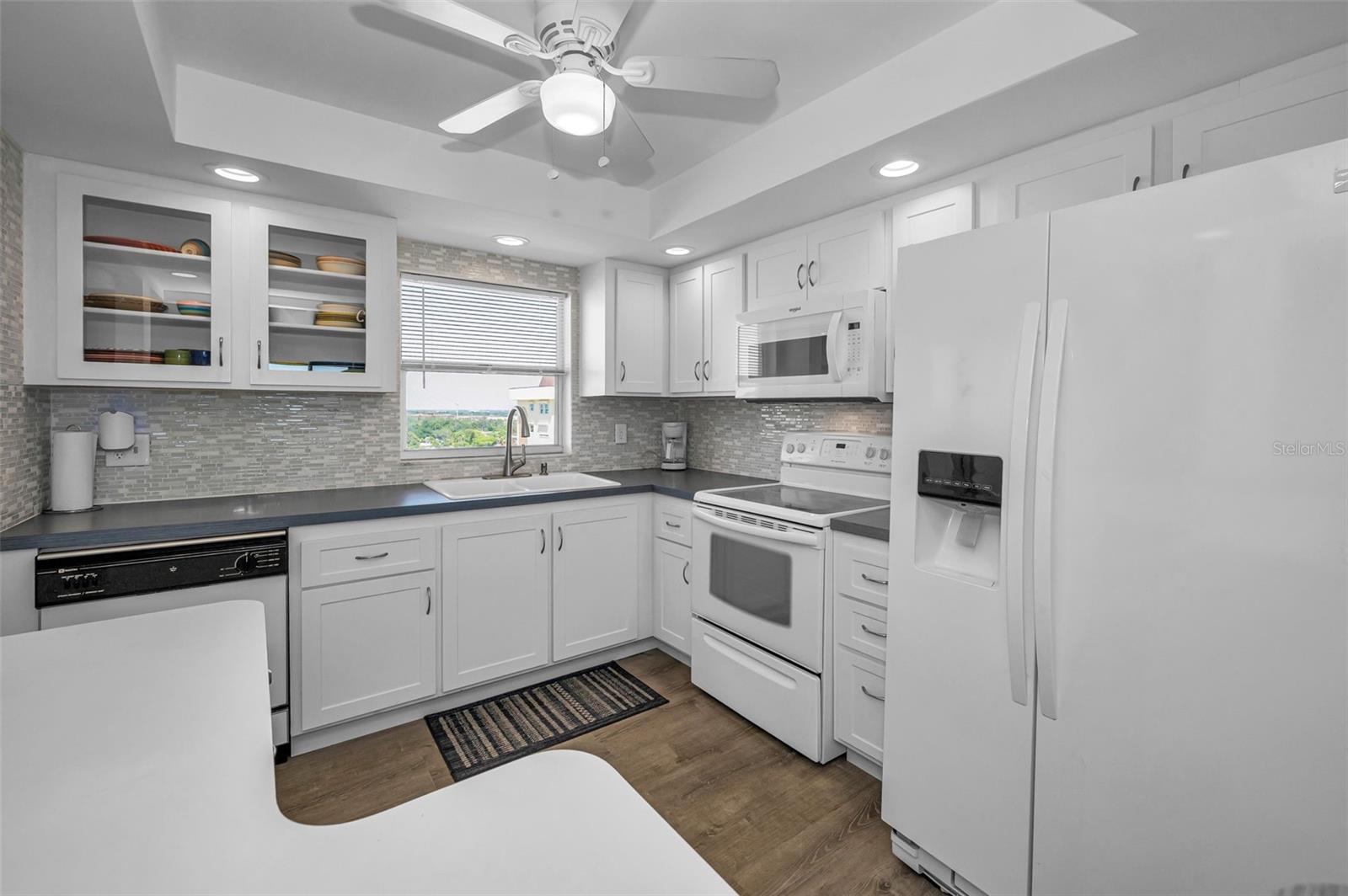 Image 10 of 64 For 4525 Cove Circle 1207
