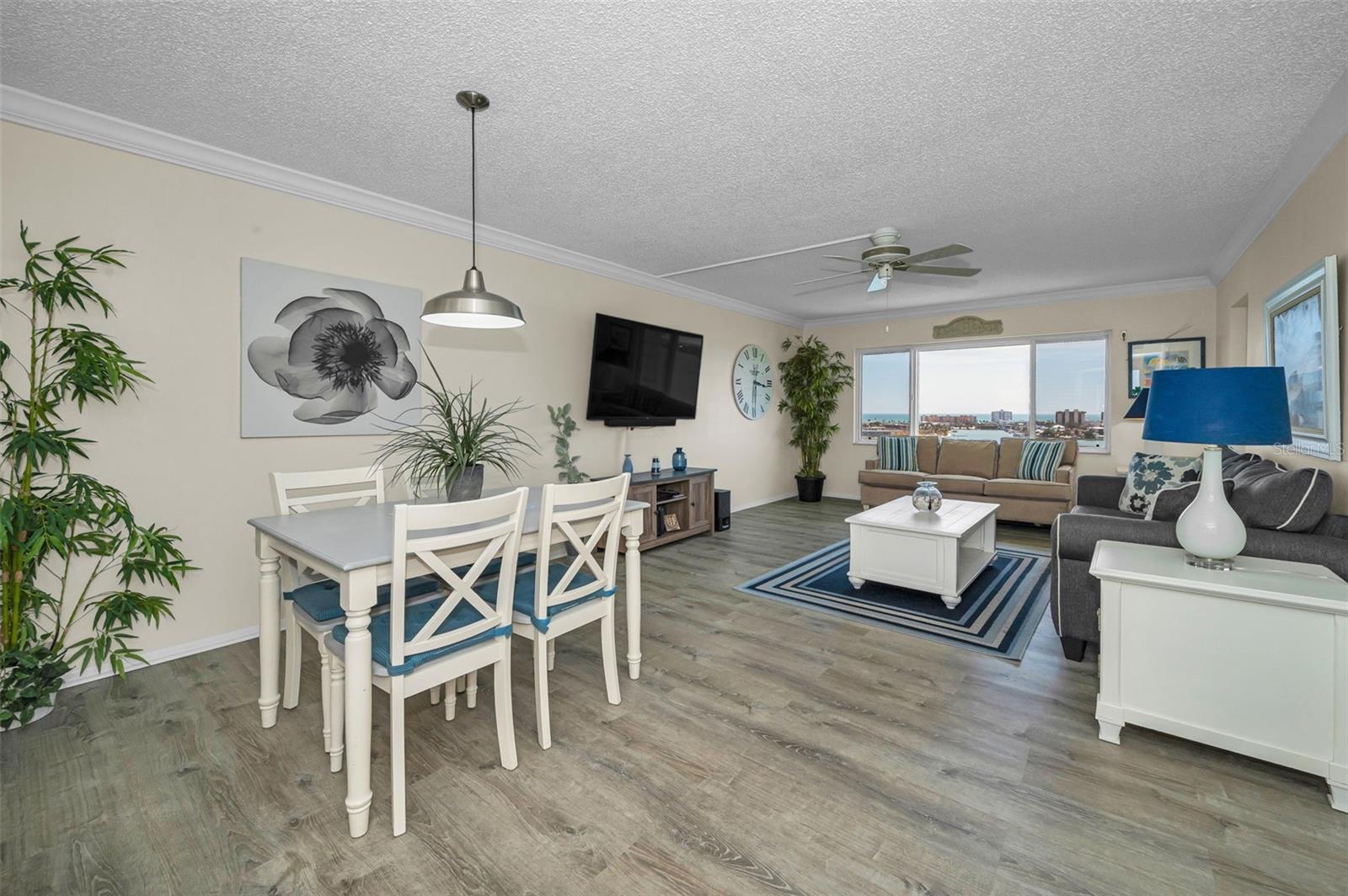 Image 15 of 64 For 4525 Cove Circle 1207
