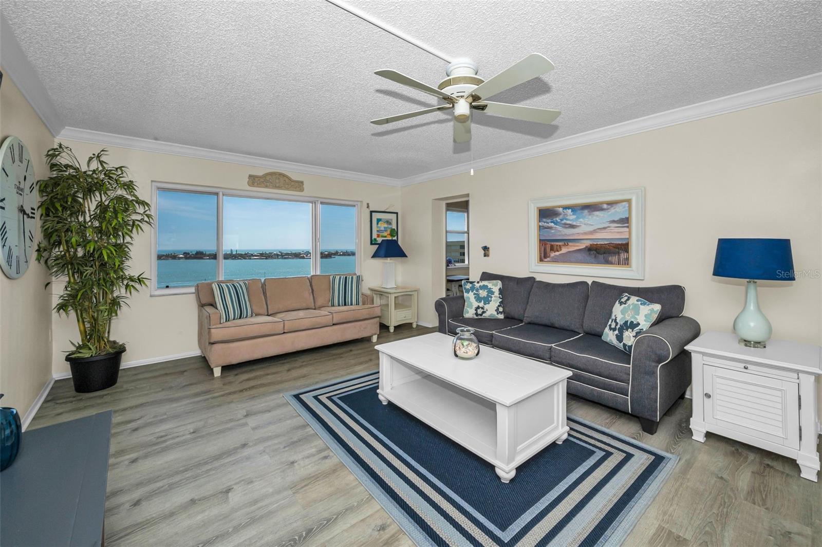 Image 16 of 64 For 4525 Cove Circle 1207