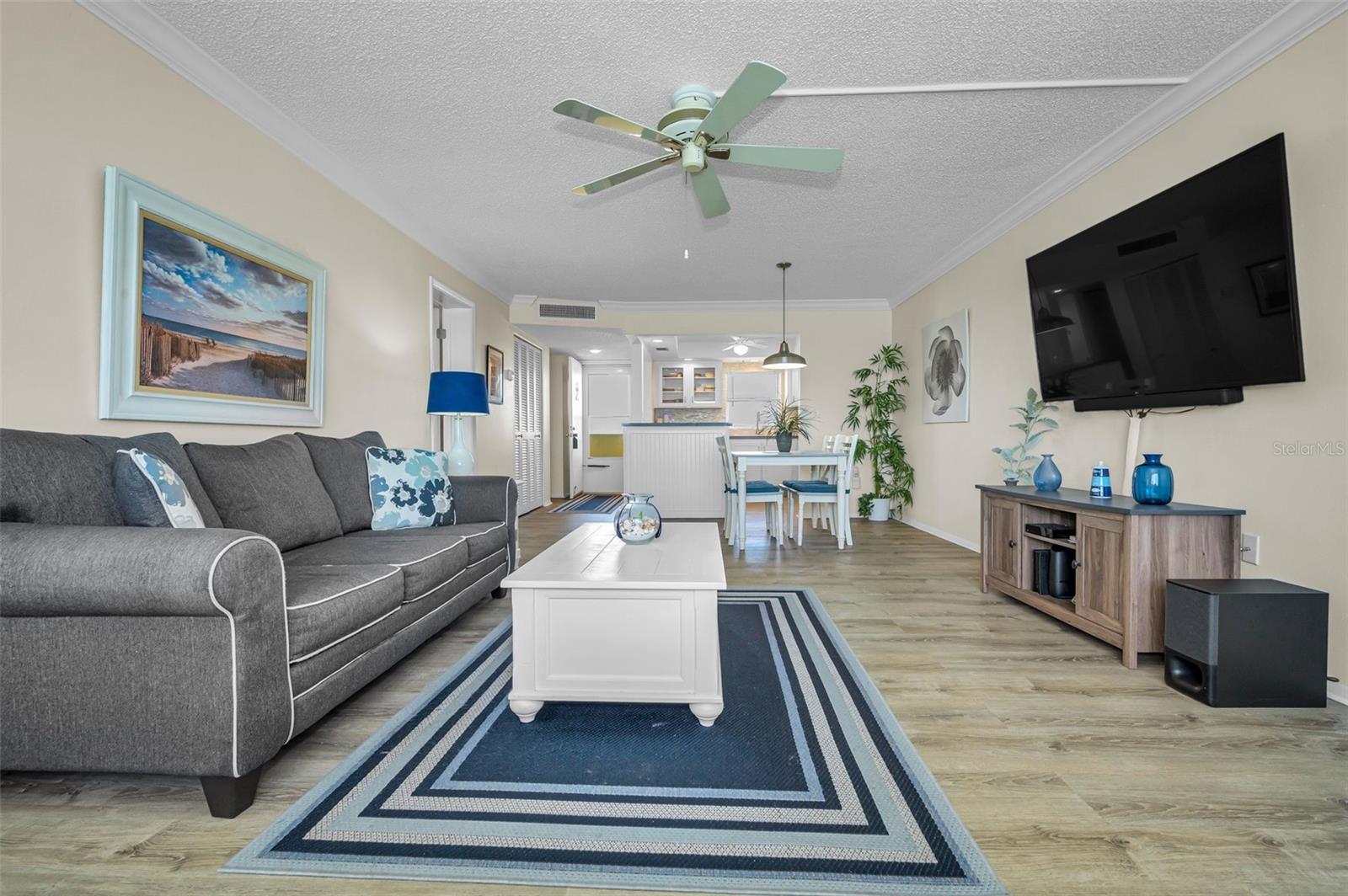 Image 19 of 64 For 4525 Cove Circle 1207