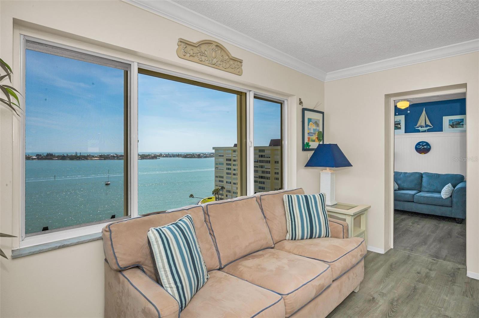Image 23 of 64 For 4525 Cove Circle 1207