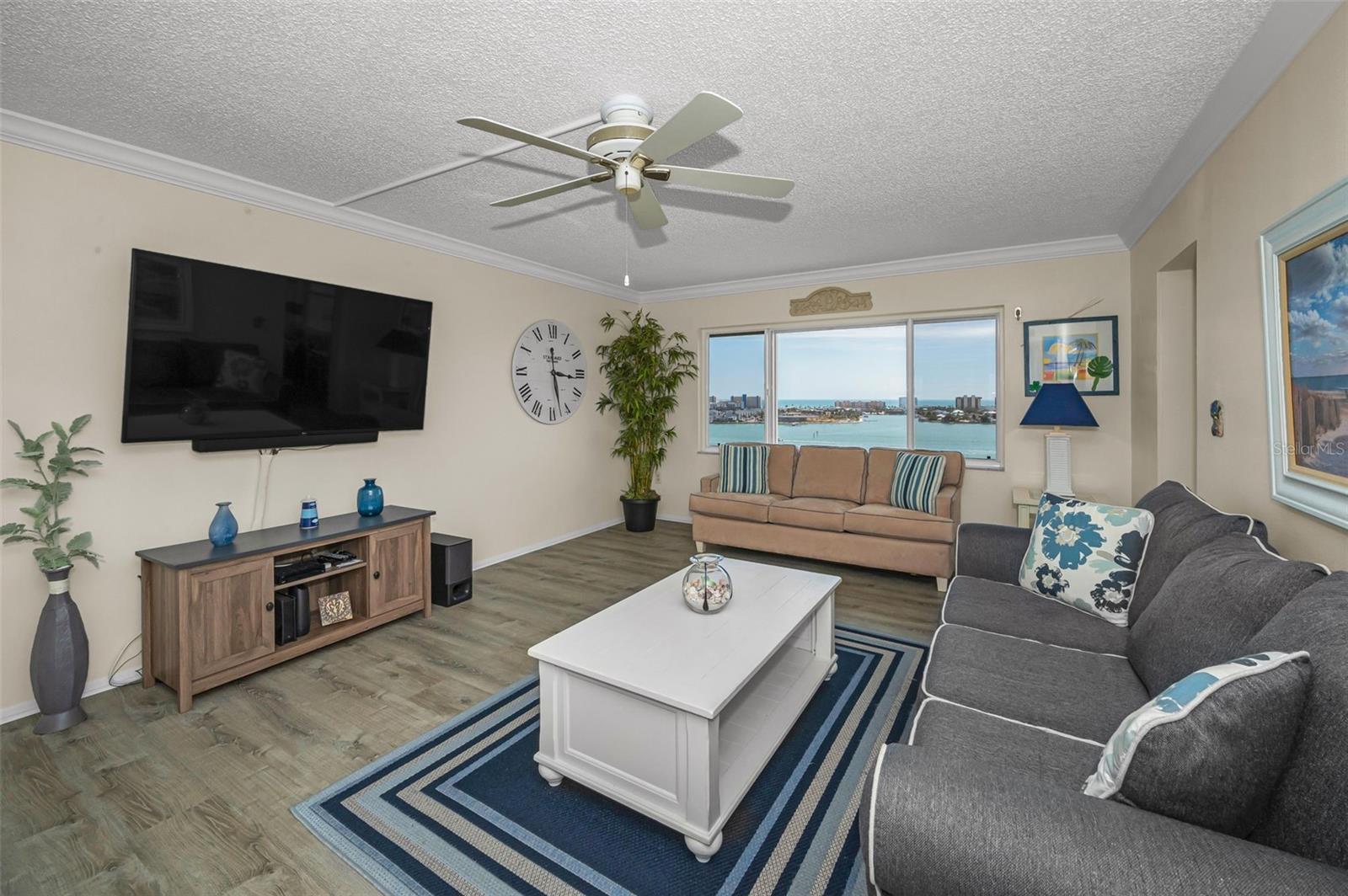 Image 3 of 64 For 4525 Cove Circle 1207