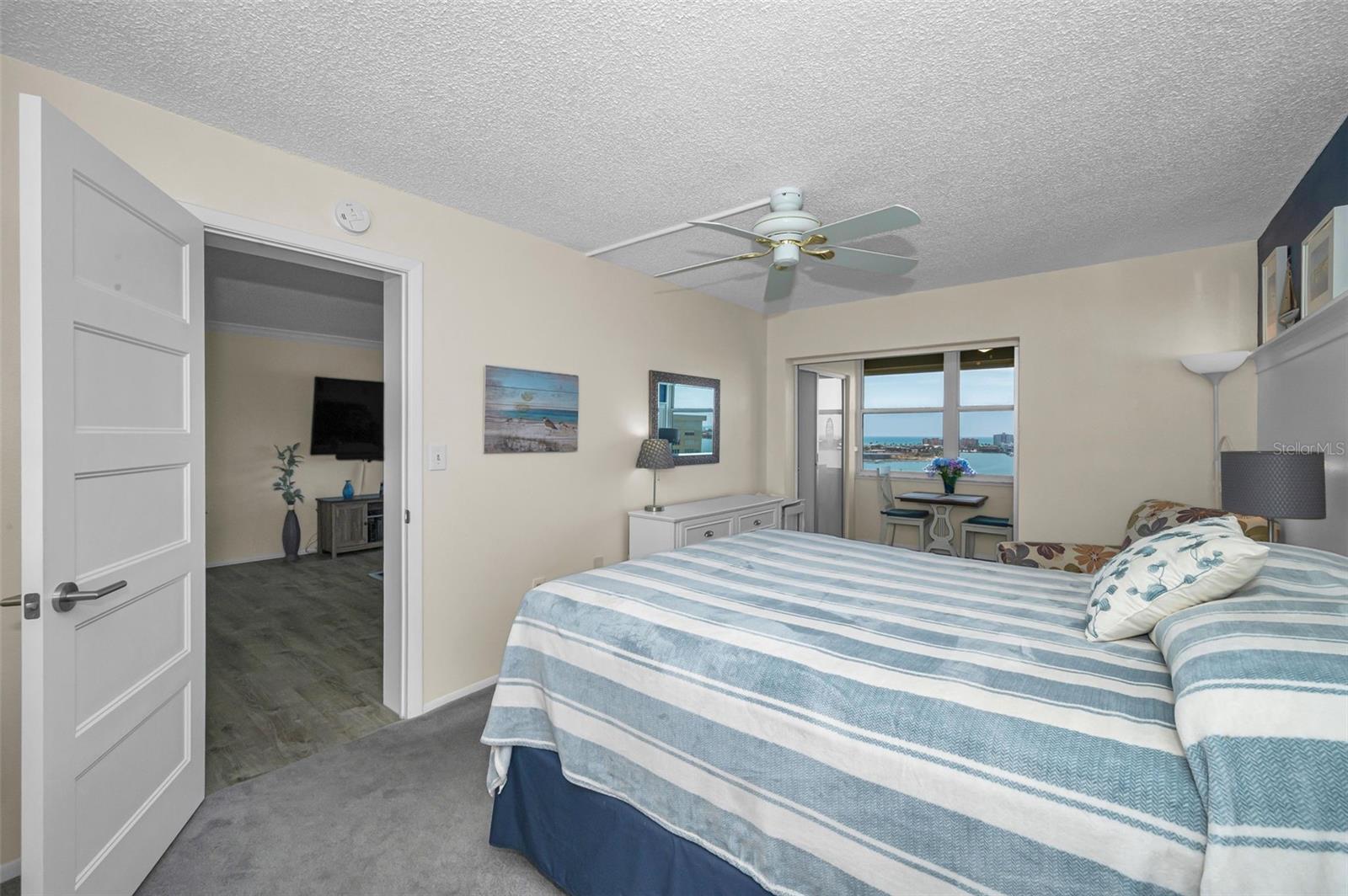 Image 32 of 64 For 4525 Cove Circle 1207