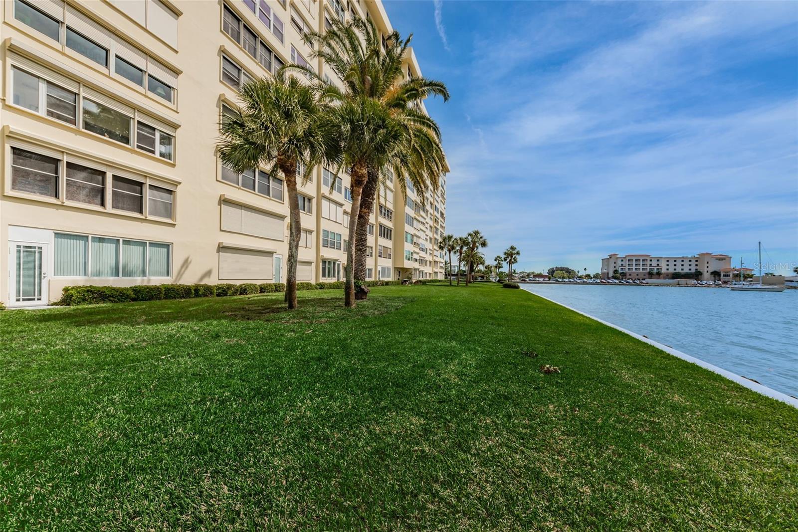 Image 39 of 64 For 4525 Cove Circle 1207