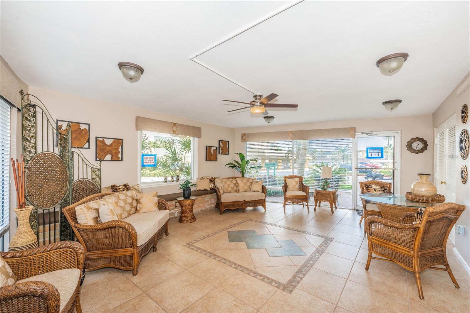 Image 44 of 64 For 4525 Cove Circle 1207