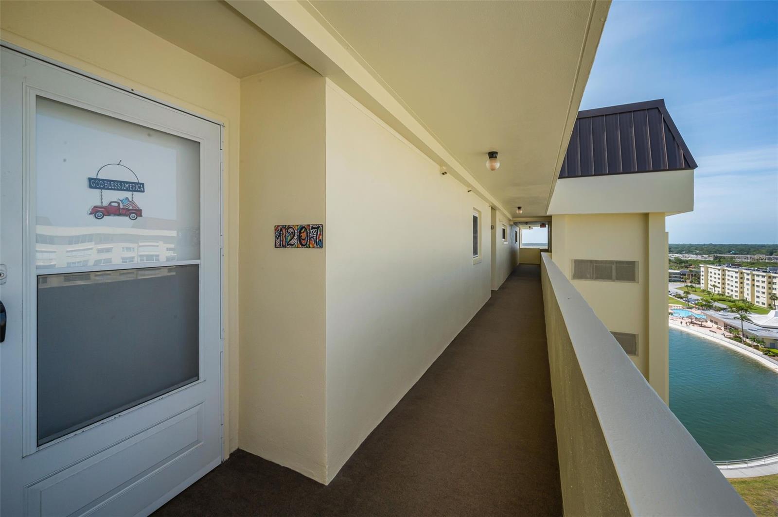 Image 6 of 64 For 4525 Cove Circle 1207
