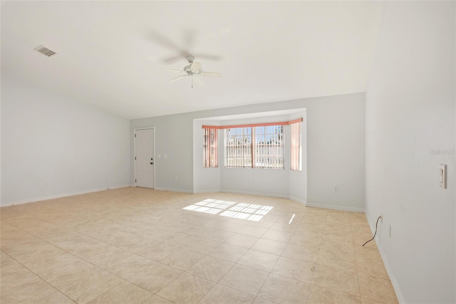 Image 6 of 39 For 4201 Loquat Road
