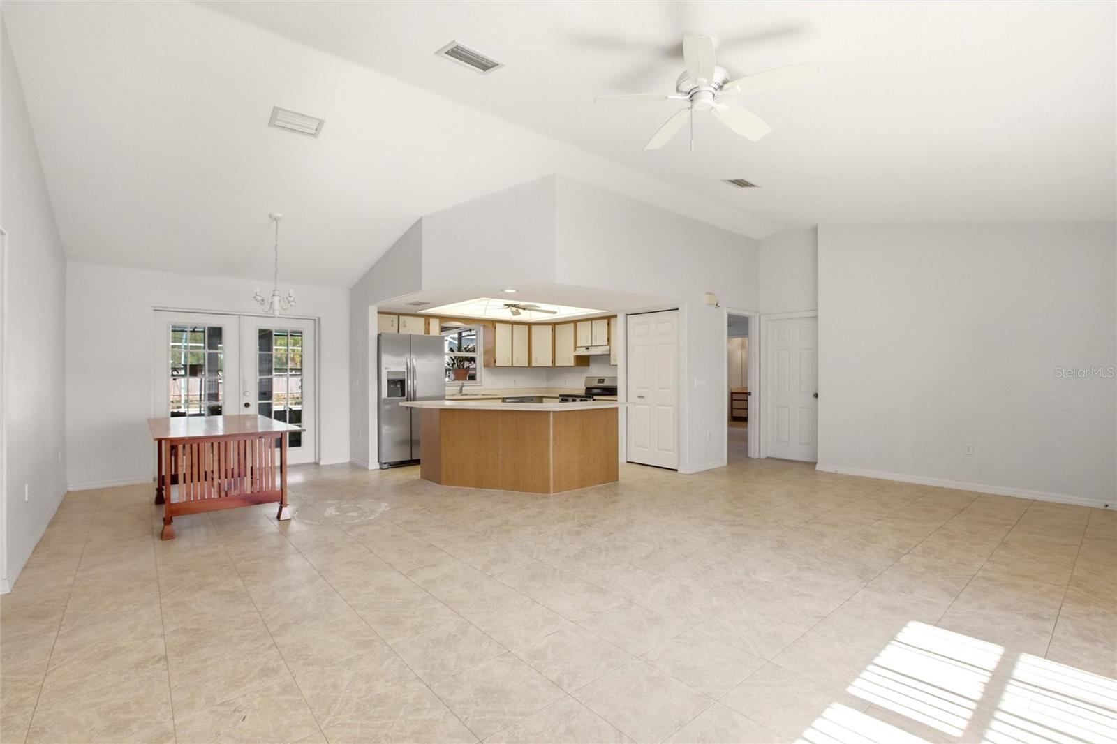 Image 7 of 39 For 4201 Loquat Road