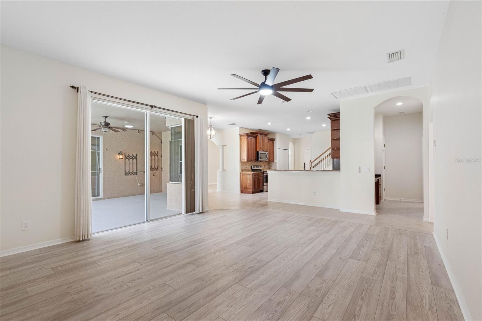 Image 10 of 55 For 21107 Bircholm Court