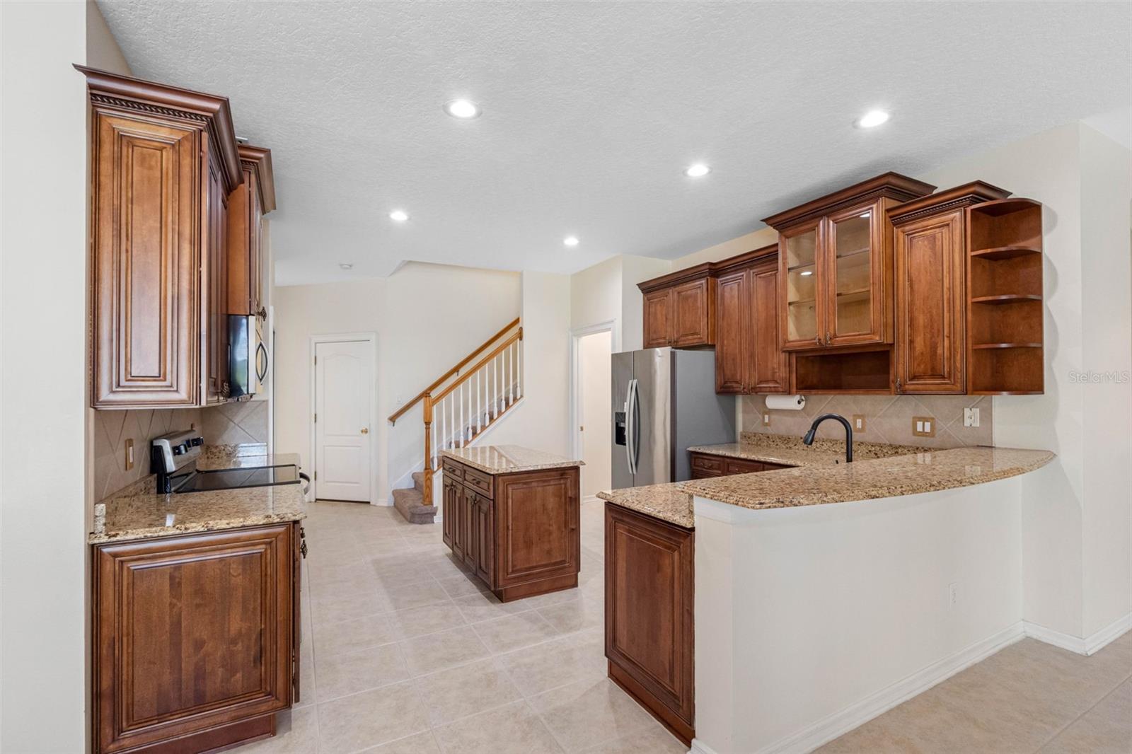 Image 12 of 55 For 21107 Bircholm Court