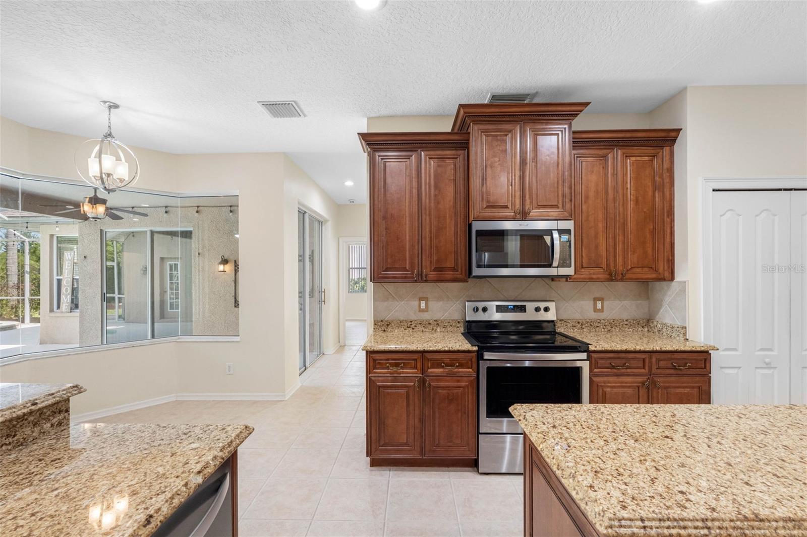 Image 13 of 55 For 21107 Bircholm Court