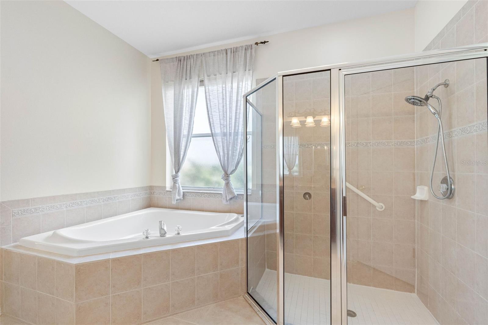 Image 19 of 55 For 21107 Bircholm Court