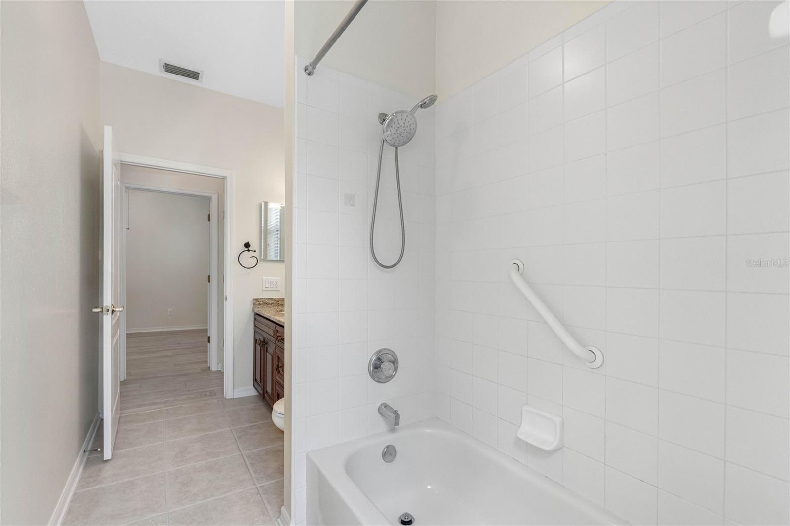 Image 25 of 55 For 21107 Bircholm Court