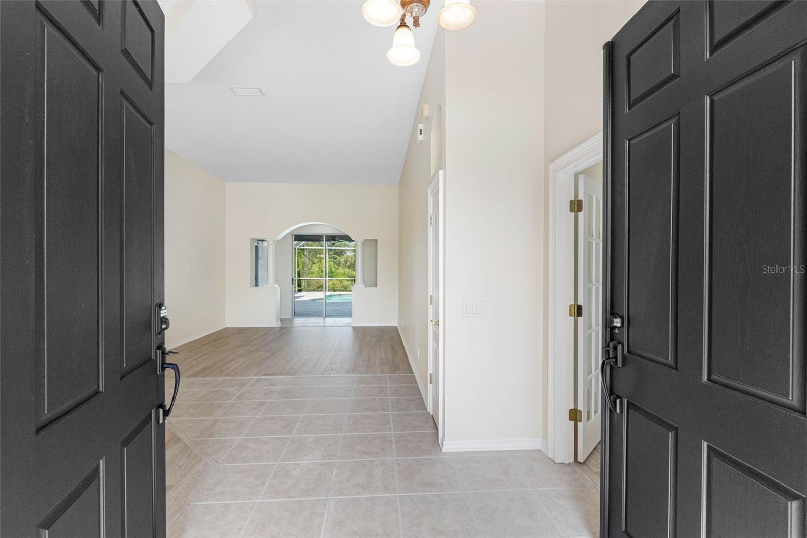 Image 3 of 55 For 21107 Bircholm Court