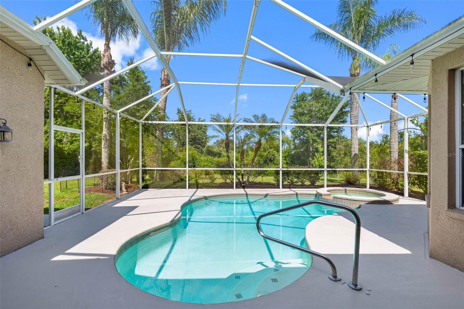 Image 33 of 55 For 21107 Bircholm Court