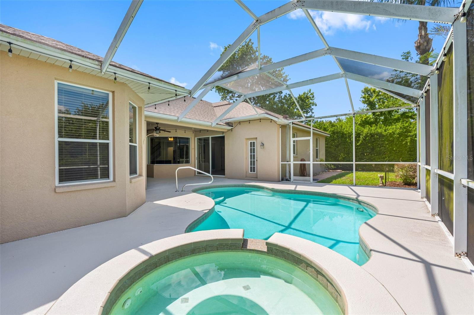 Image 35 of 55 For 21107 Bircholm Court