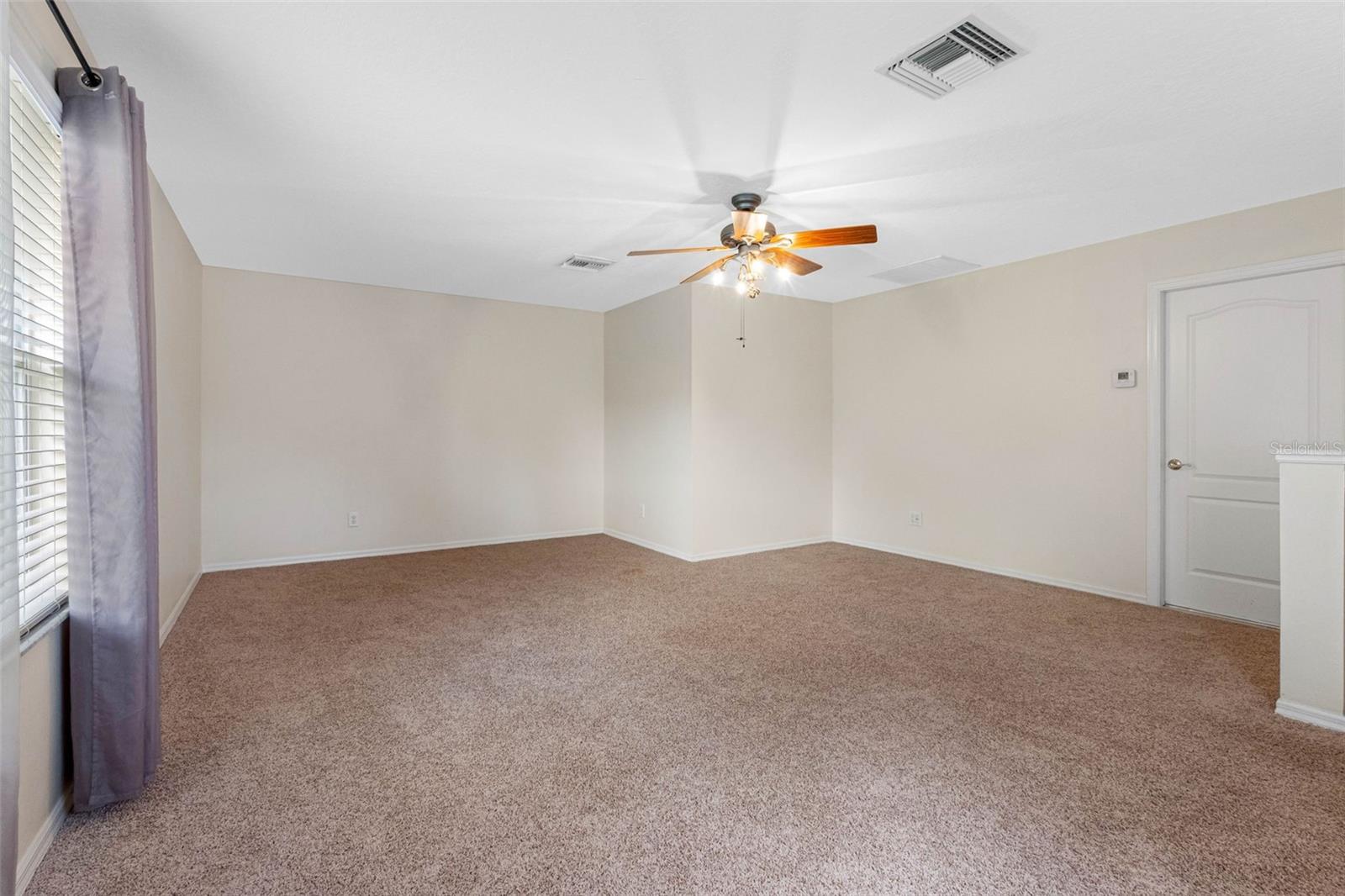 Image 39 of 55 For 21107 Bircholm Court