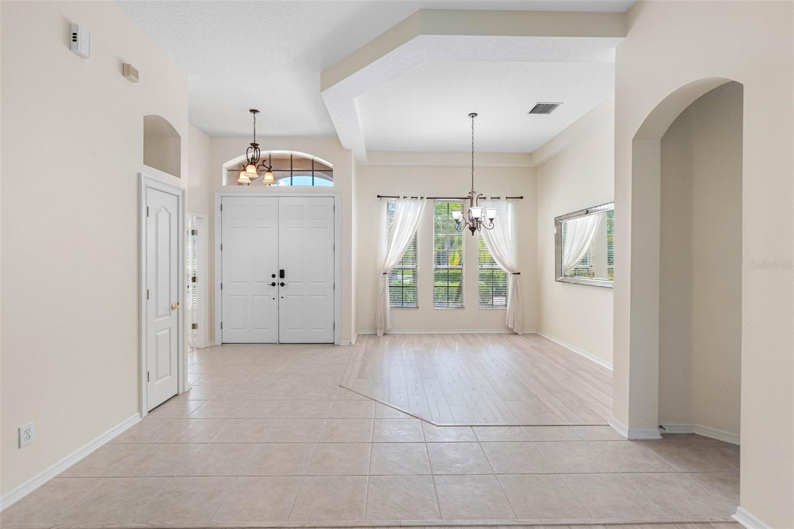 Image 6 of 55 For 21107 Bircholm Court