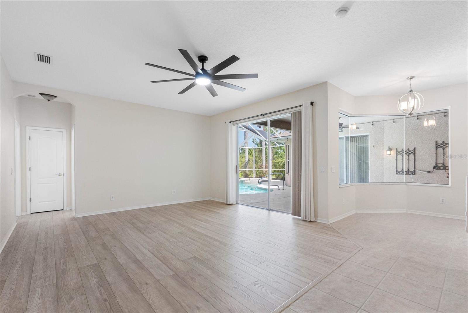 Image 8 of 55 For 21107 Bircholm Court