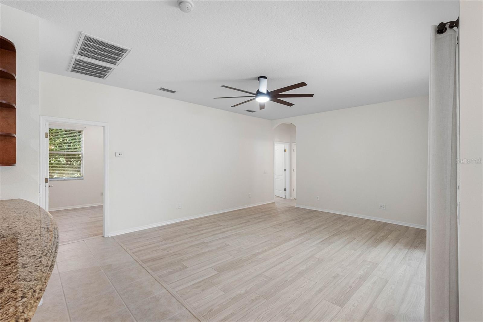 Image 9 of 55 For 21107 Bircholm Court