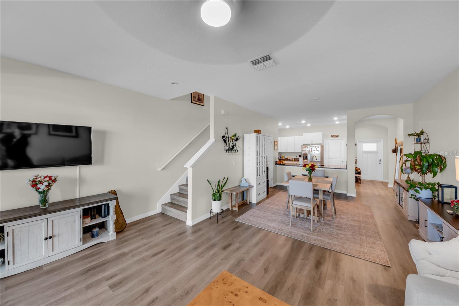 Image 10 of 35 For 736 Royal Empress Drive
