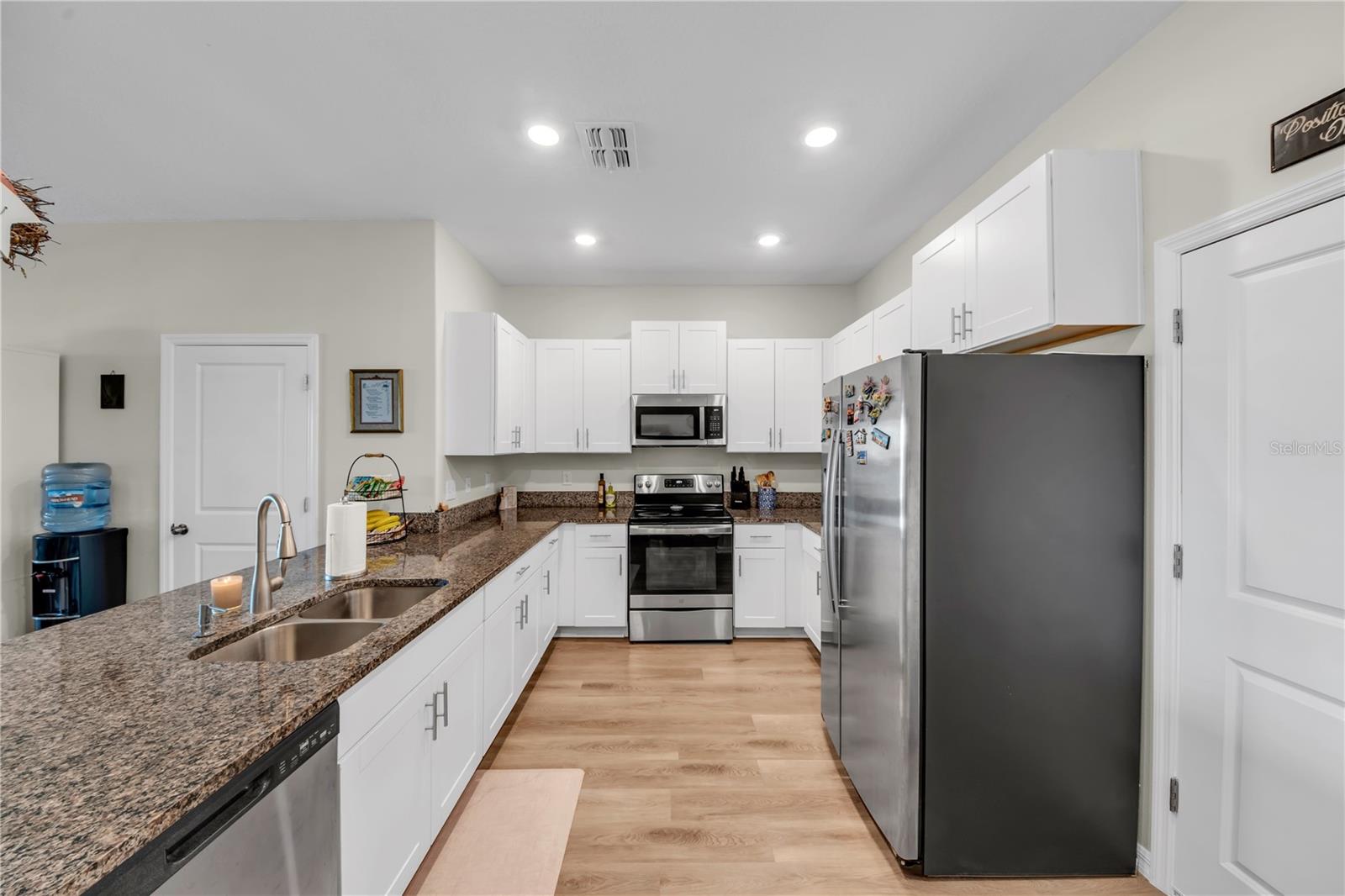 Image 13 of 35 For 736 Royal Empress Drive
