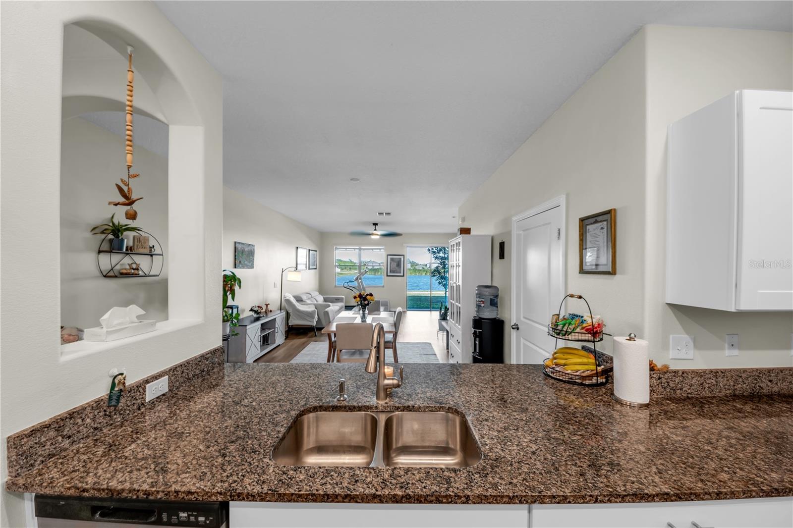 Image 14 of 35 For 736 Royal Empress Drive