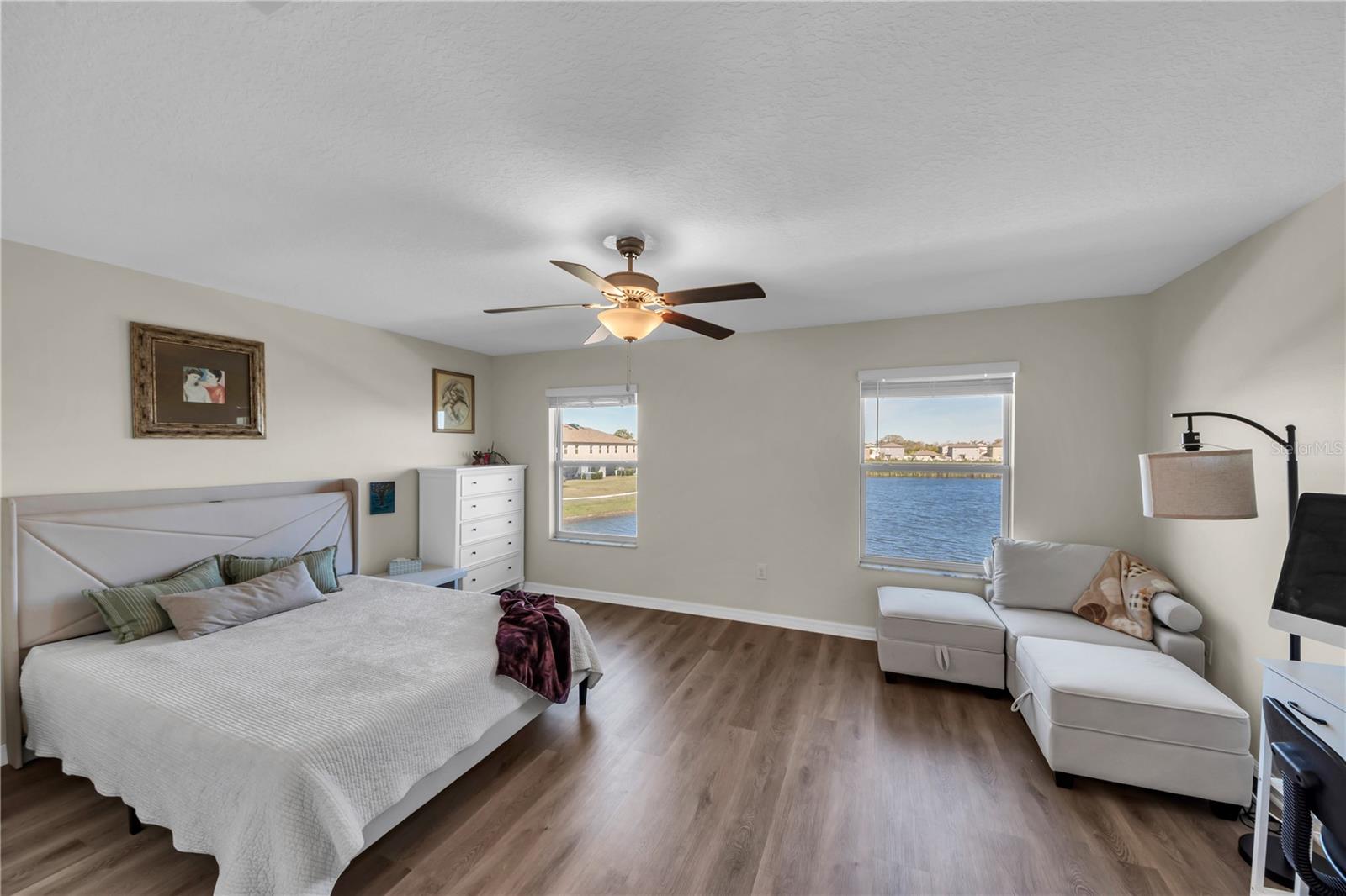 Image 17 of 35 For 736 Royal Empress Drive