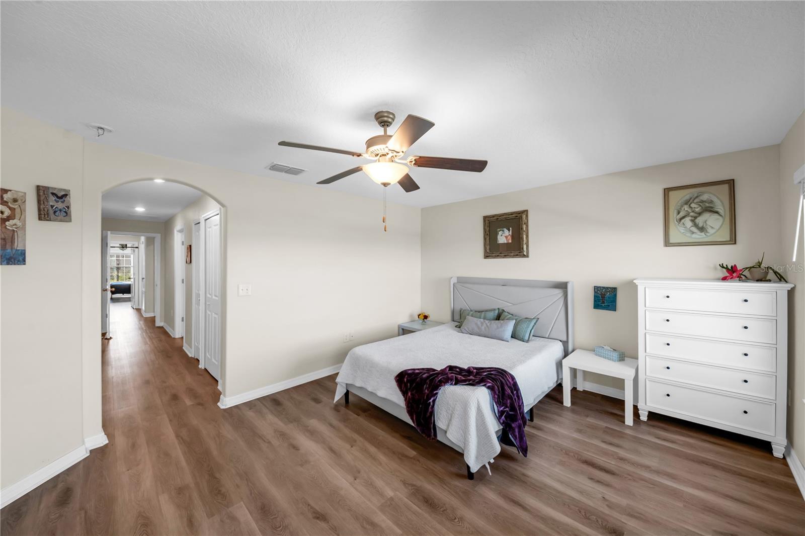 Image 18 of 35 For 736 Royal Empress Drive