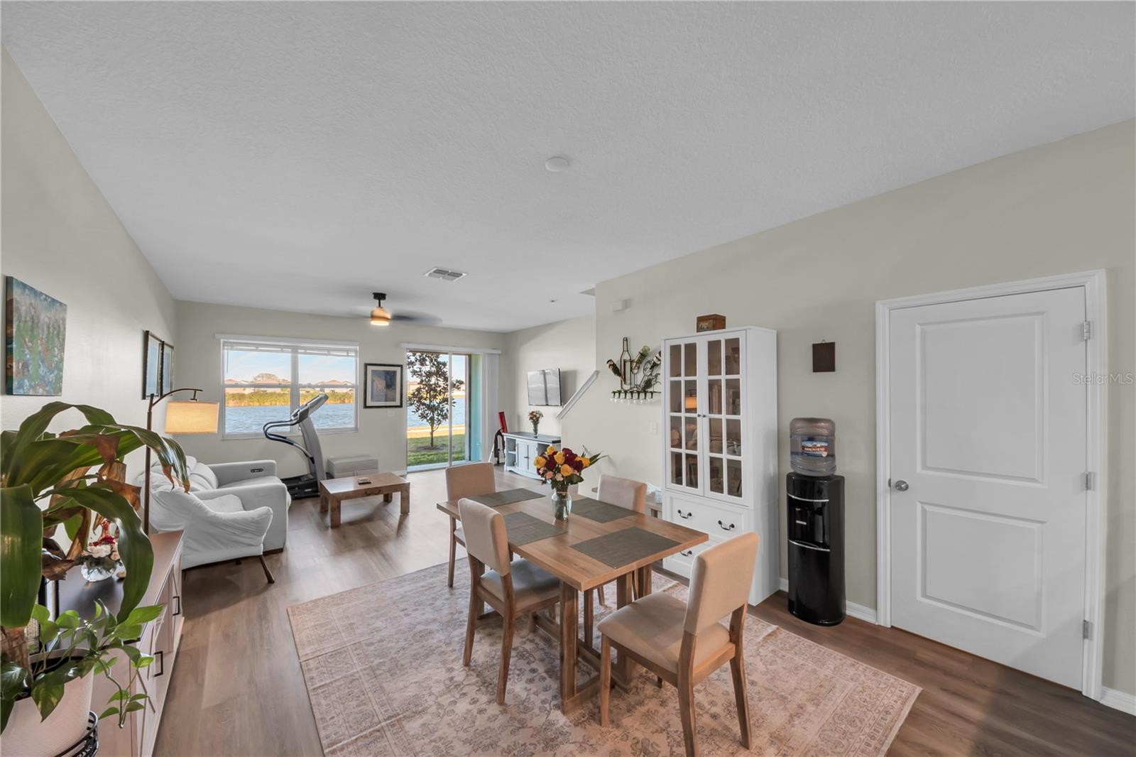 Image 5 of 35 For 736 Royal Empress Drive