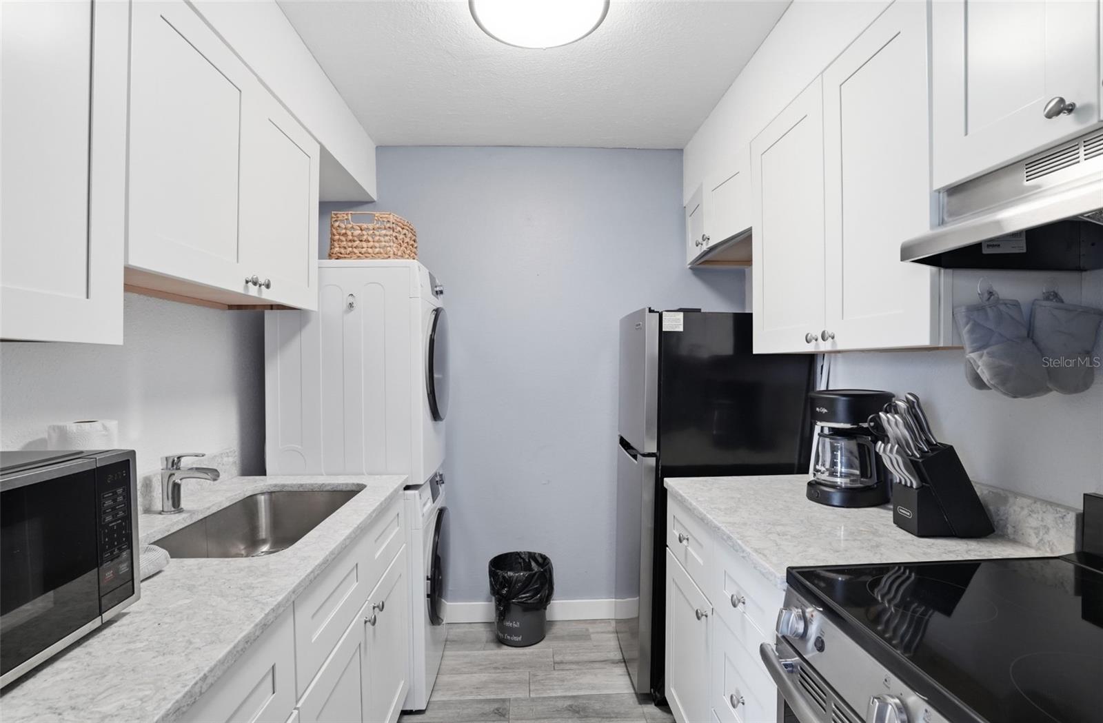 Image 13 of 33 For 155 Medallion Boulevard E