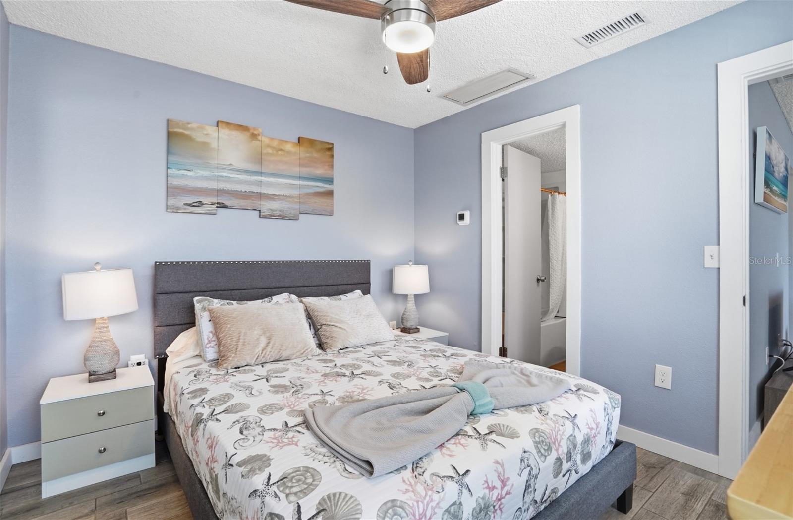 Image 18 of 33 For 155 Medallion Boulevard E