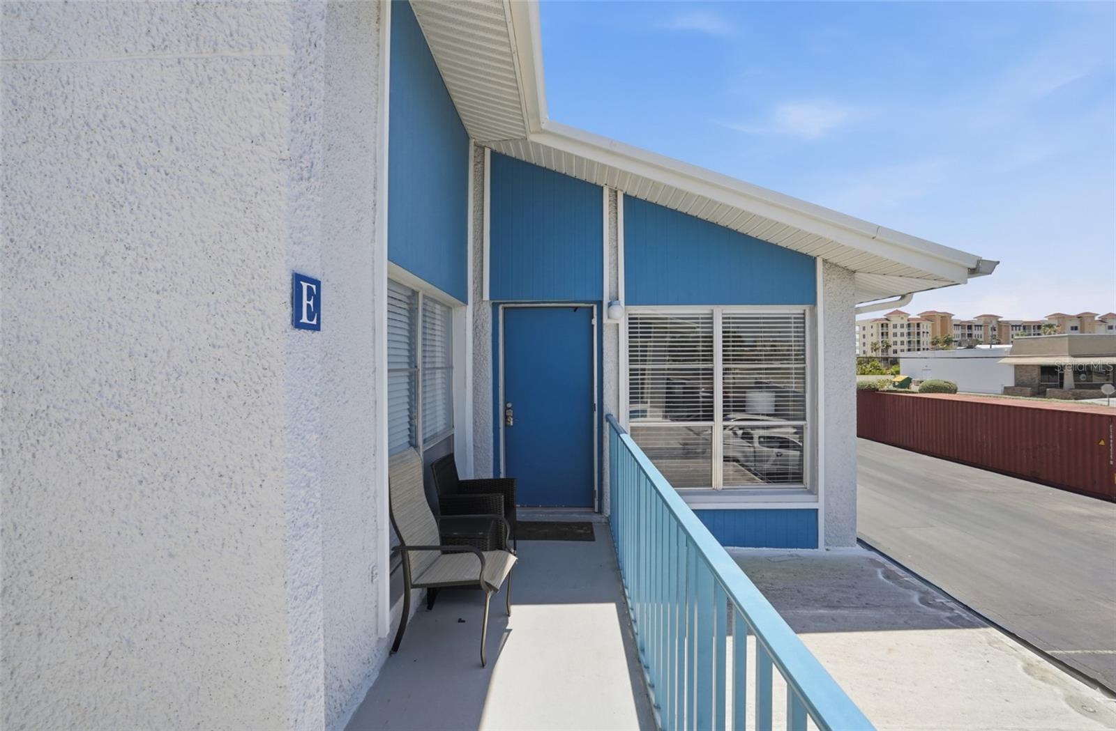 Image 3 of 33 For 155 Medallion Boulevard E