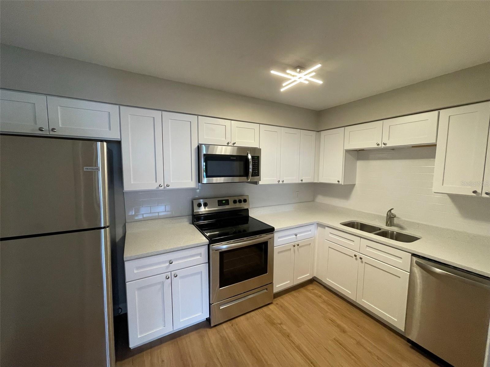 Image 4 of 15 For 511 Duchess Court 4