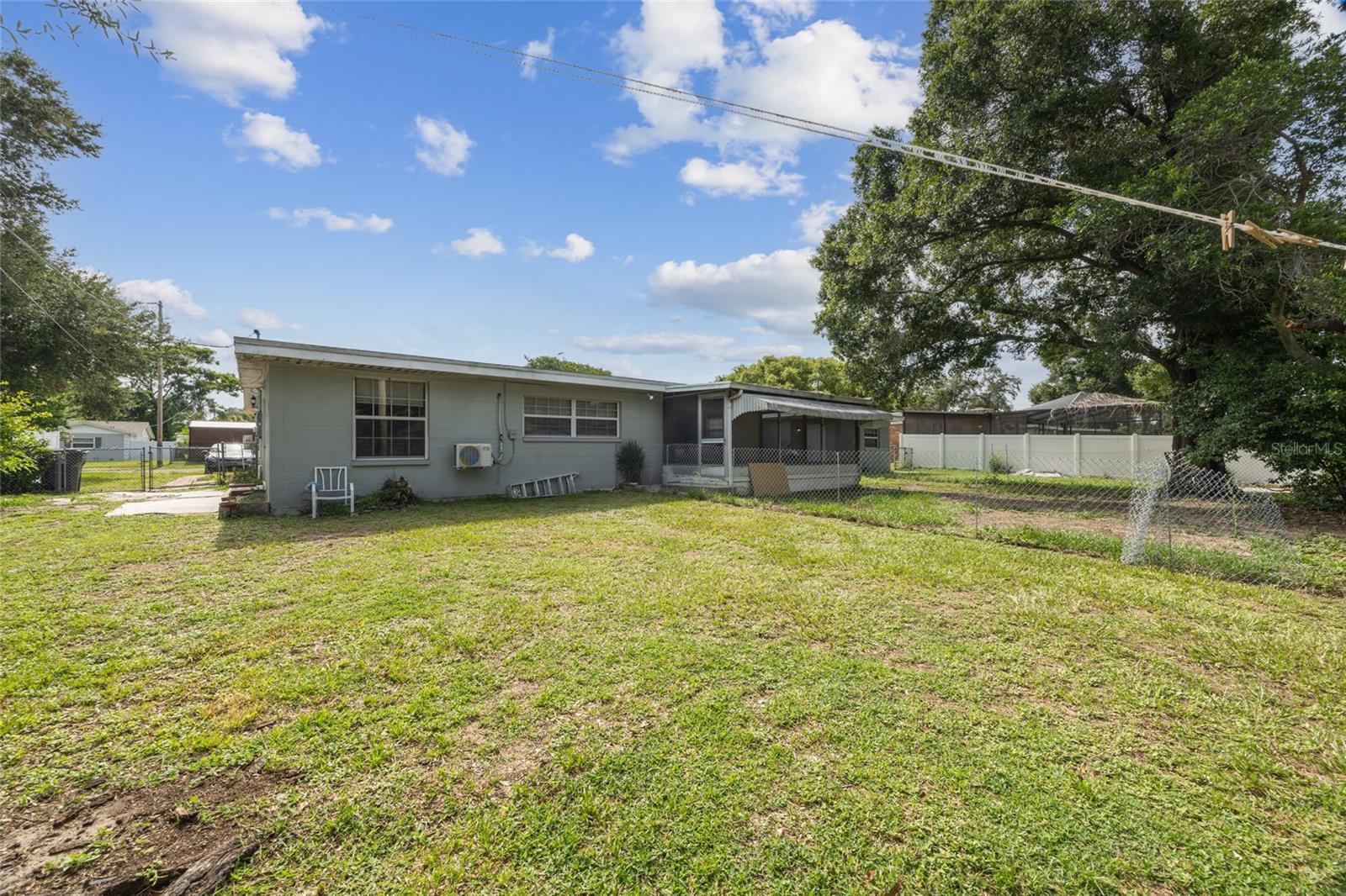 Image 28 of 32 For 409 Debra Drive