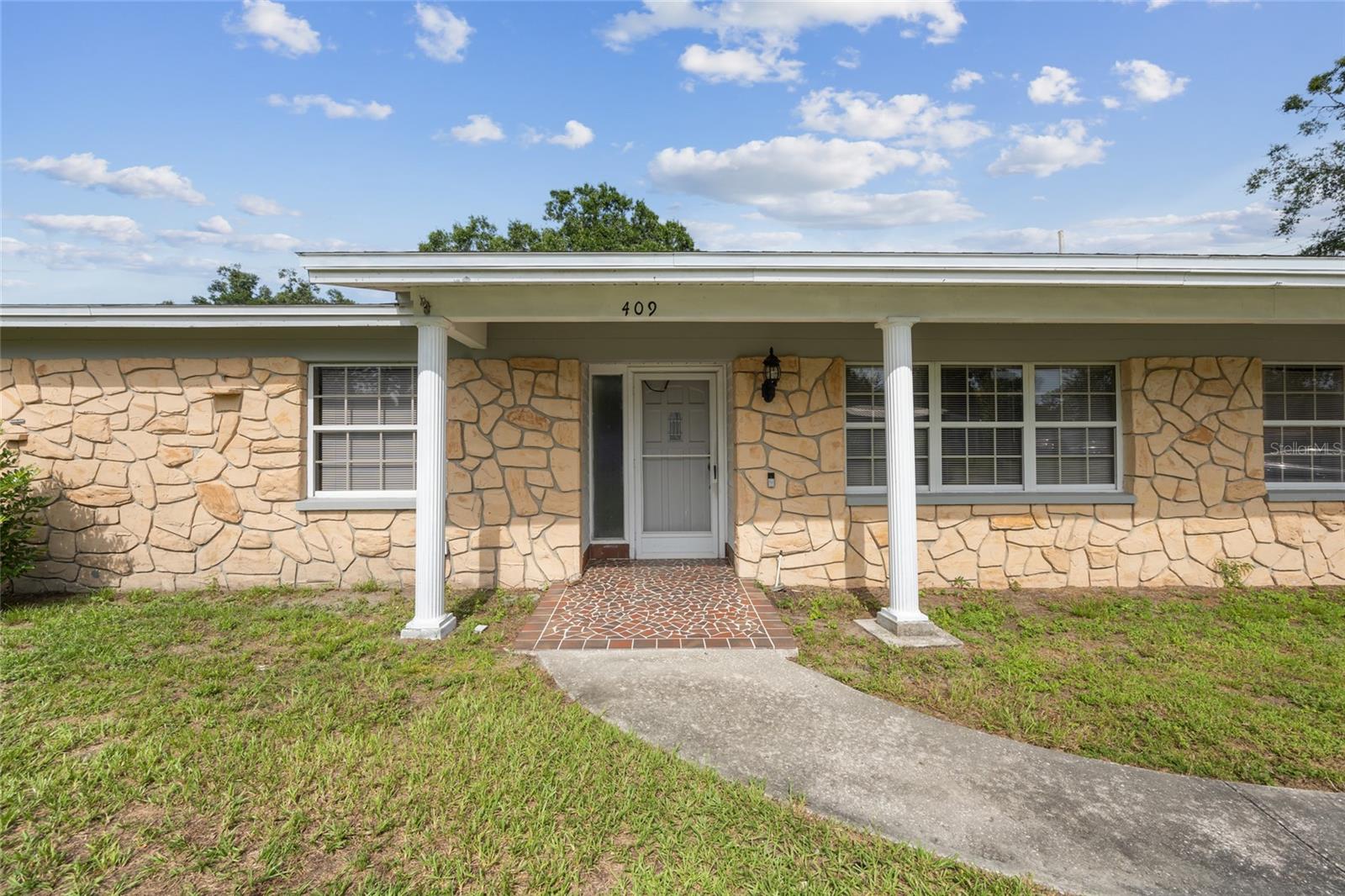 Image 4 of 32 For 409 Debra Drive