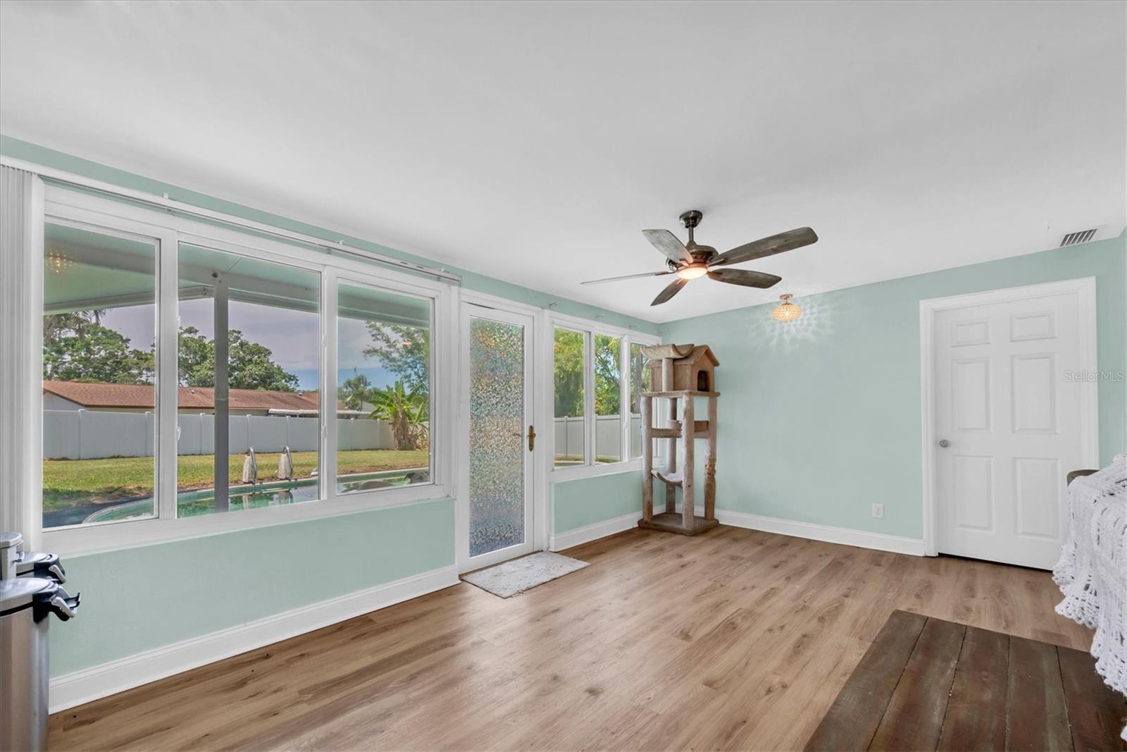 Image 13 of 42 For 1380 Kennywood Drive