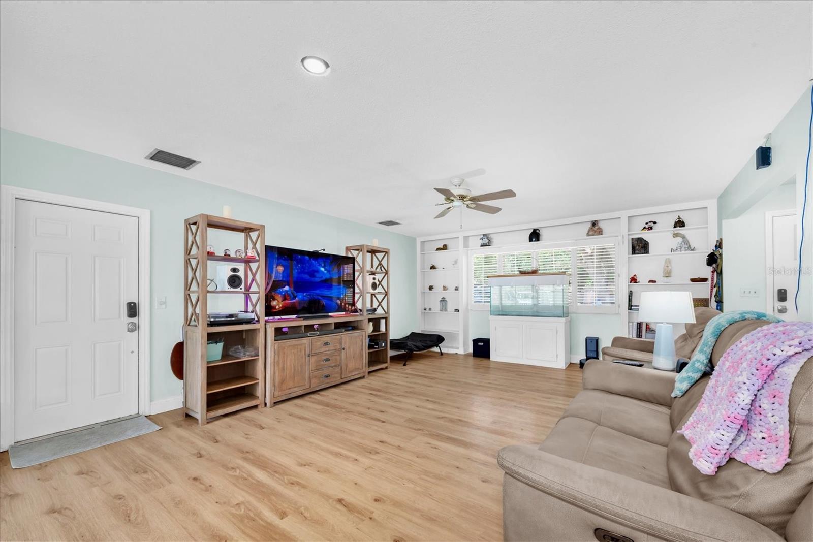 Image 2 of 42 For 1380 Kennywood Drive