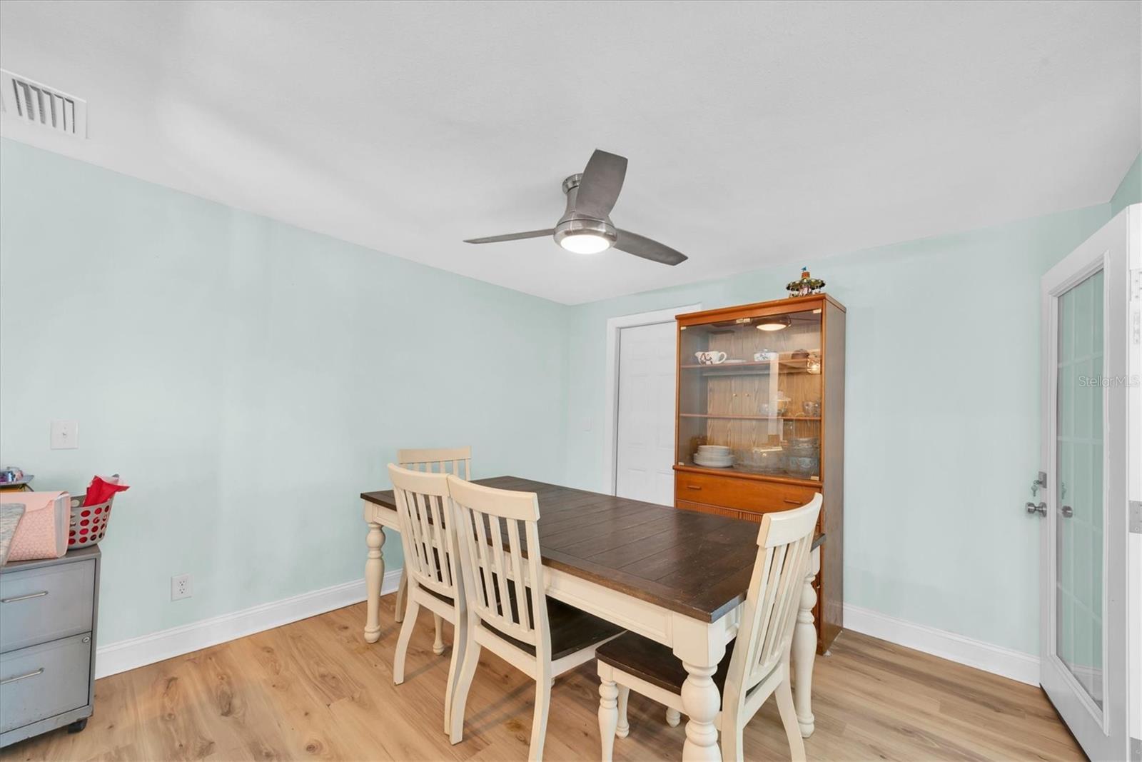 Image 25 of 42 For 1380 Kennywood Drive