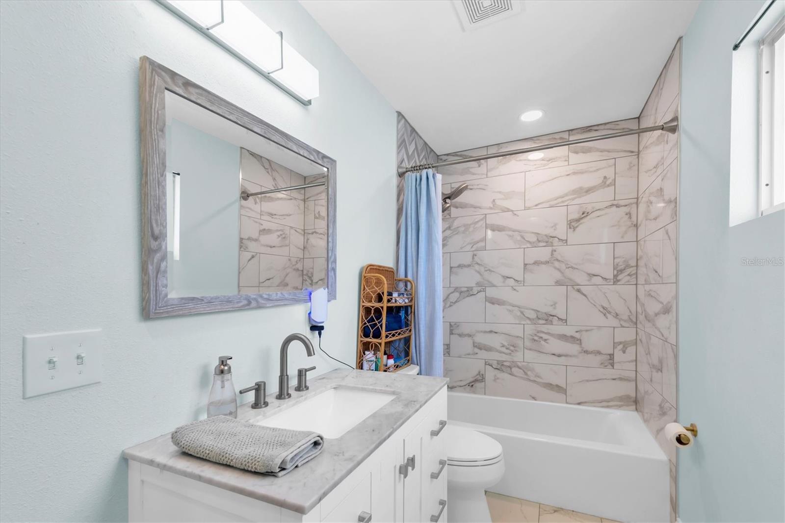 Image 27 of 42 For 1380 Kennywood Drive