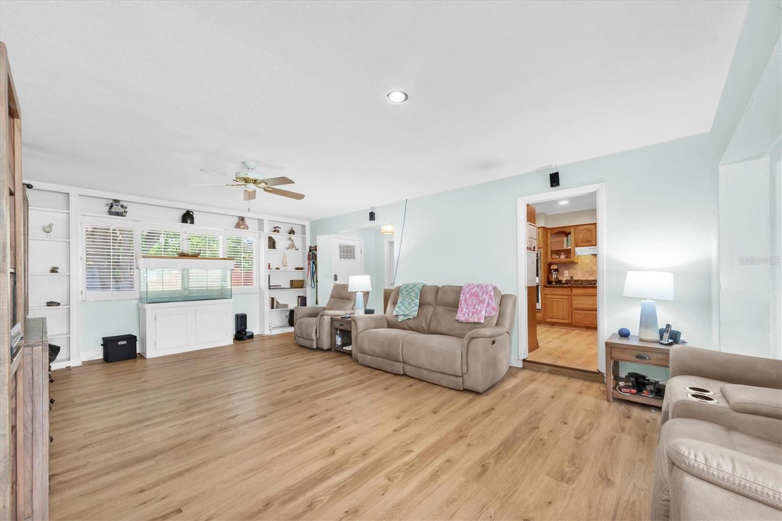 Image 5 of 42 For 1380 Kennywood Drive