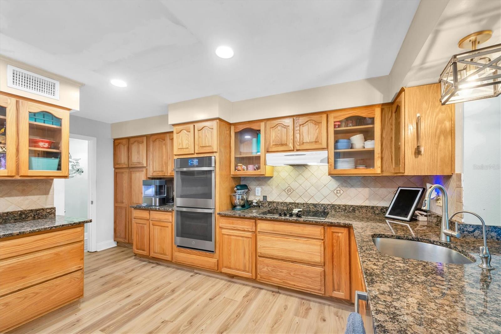 Image 7 of 42 For 1380 Kennywood Drive